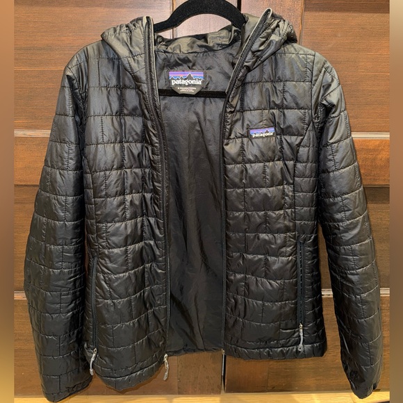 Patagonia Black Quilted Hooded Jacket - Picture 3 of 6